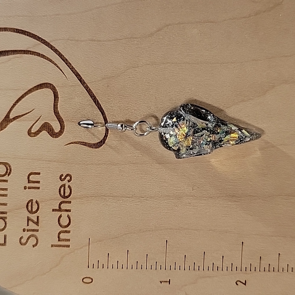 š„LAST PAIRš„ Raven's Skull Sparkle Fleck Earrings, Unisex - Picture 3 of 7